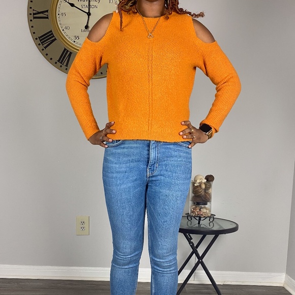 Forever 21 Sweaters - Forever 21 Orange Cold Shoulder Sweatshirt